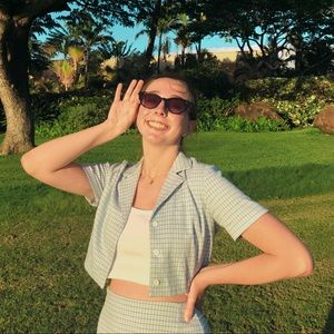 Meet your Posher, Emily